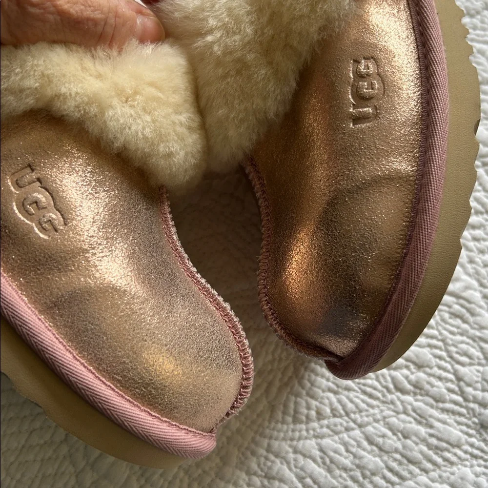 NEW UGG Cozy II Genuine Metallic Glitter Slippers in Rose Gold size 4.